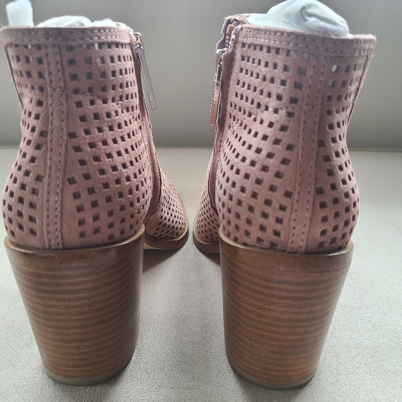 1. State Booties - Picture 4 of 7